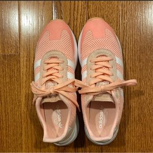 NWOT Adidas pink running sneaker